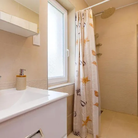 Holiday home Honey By Interhome